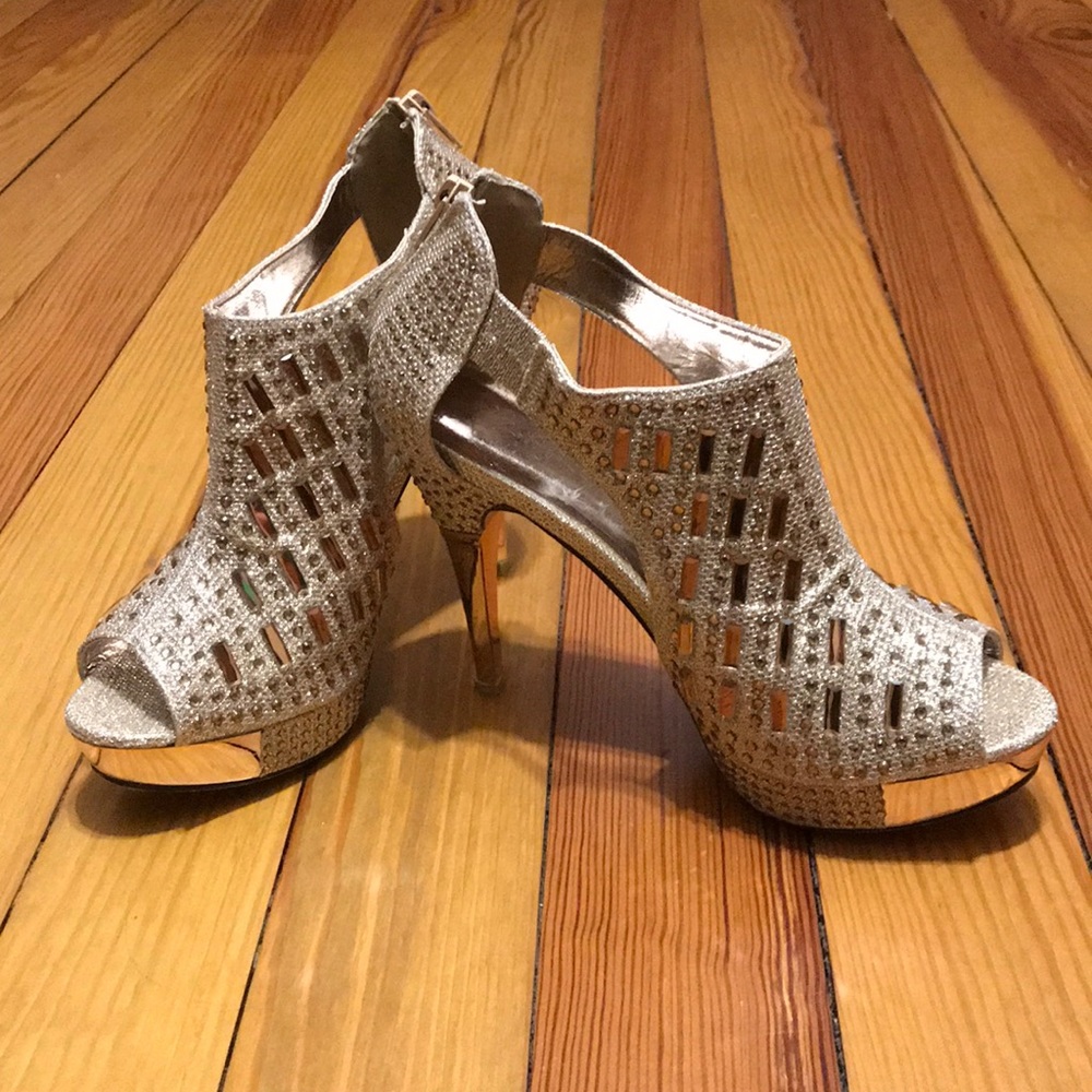 Bella Luna heels!